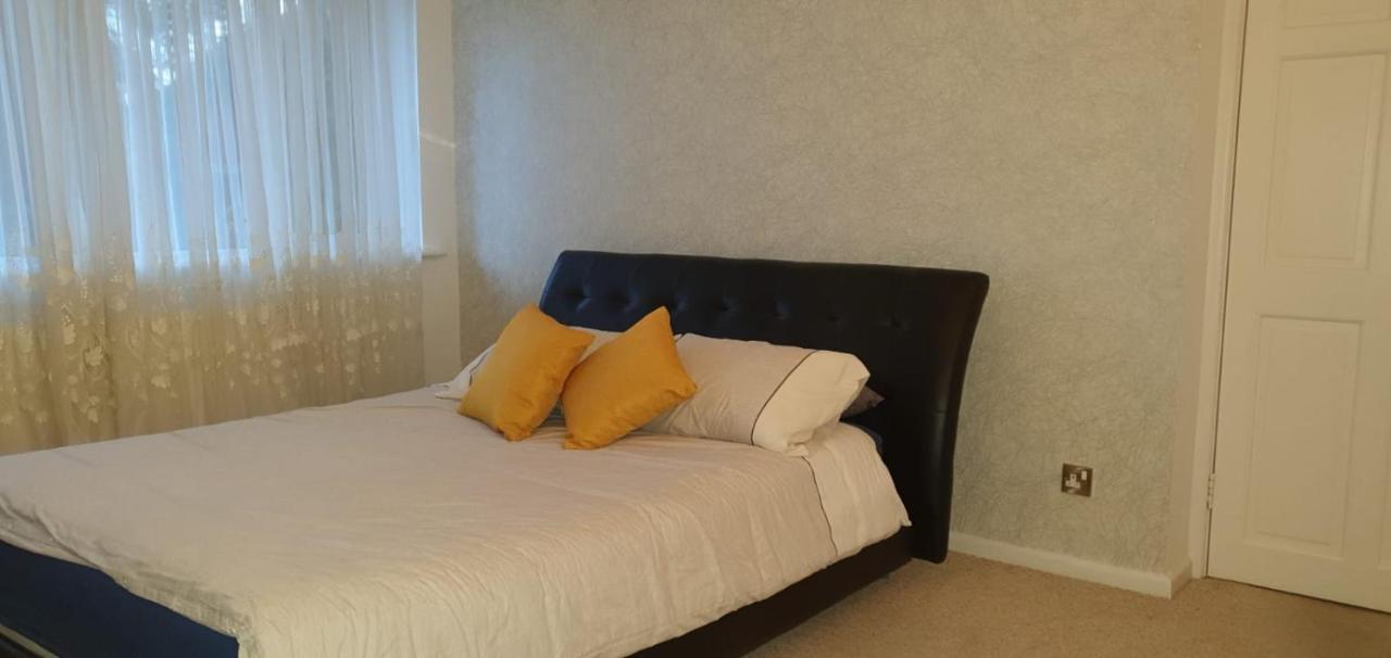 2 Bed Semi-Detached House Βίλα Poole Εξωτερικό φωτογραφία